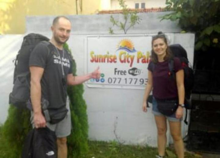 Sunrise City Palace Negombo Esterno foto